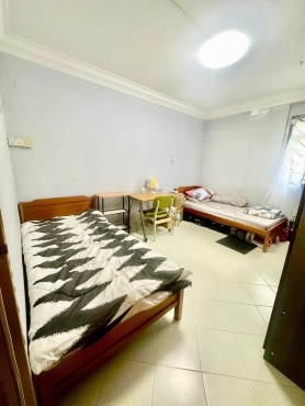 One Lady to share common room 