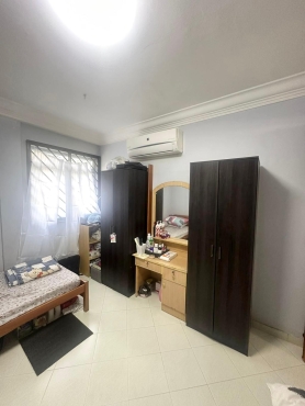 One Lady to share common room