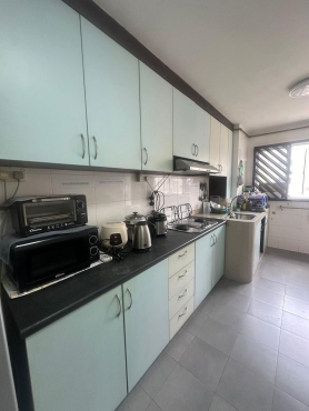 One Lady to share common room