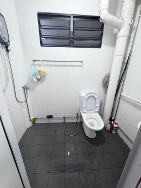 One Lady to share common room