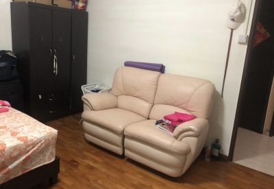 Big common room to stay one person only