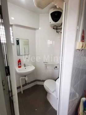 Very Near Serangoon MRT ,Common Room for Rent(1Male)