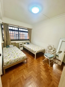 Well-Kept Common Room in Tampines | Bright, Comfortable Living