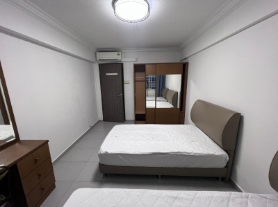 #Yishun MRT နား HDB Common room အခန်း ငှားဖို့ ရှိပါတယ်