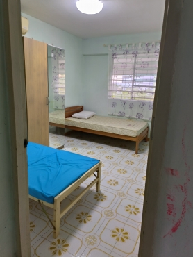 Common room for rent 2 male tenants Jurong east