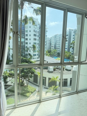 Executive Condo -  Big Common Room to rent ( Long /Short term)