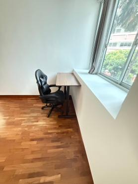 Executive Condo -  Big Common Room to rent ( Long /Short term)