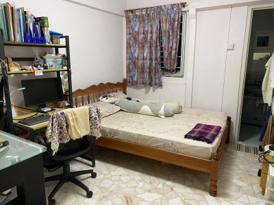 A master bedroom for rent