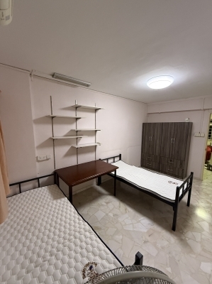 Hougang Common room to share - ယောကျ်ားလေး ၁ ယောက် (Long term/ Short term)