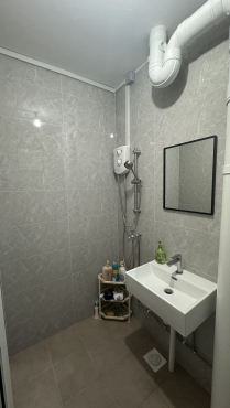 Available for one male roommate near Pioneer MRT