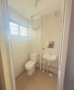 One Common Room For Rent For Couple/Single Stay