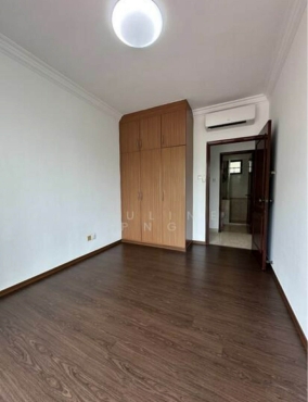 Big common room to stay one person only