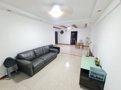 Big Common Room for one Female (2 persons share)@Serangoon