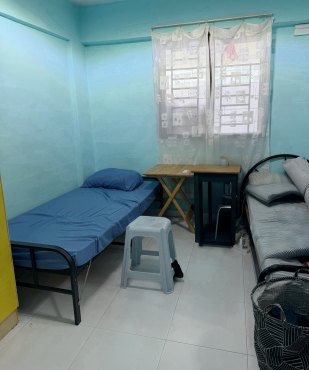 Male Share Room ငှါးရန်ရှိပါတယ် Bedok Mrt (7 mins walking distance) 