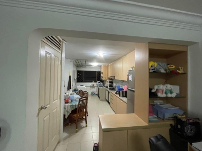 Serangoon / Lorong Chun MRT အနီး ယောက်ျားလေးတနေရာစာ common room ငှားရန်ရှိပါသည်