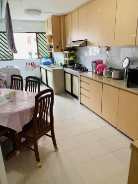 Serangoon / Lorong Chun MRT အနီး ယောက်ျားလေးတနေရာစာ common room ငှားရန်ရှိပါသည်