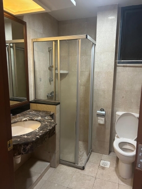 TAMPINES : Common Room Condo AirCon အခန်း