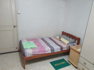 Male roommate for Master Bedroom near Clementi MRT 