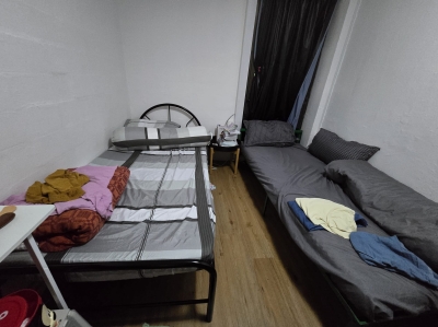 (Little India/Rochor/Plaza Singapura) 1 lady single bed available in 1 master bedroom.