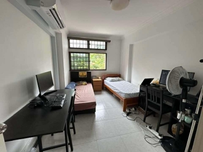 Available one male share common room at near Redhill MRT