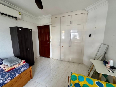 Share Male Roommate- Long Term (Woodland)