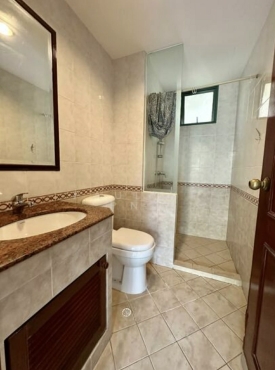 Condo big common room to stay one person onlyt