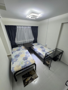 Common Room for rent (Female), available at Sembawang MRT (အနီလိုင်း)