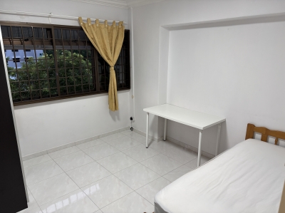 A Big Common Room for rent in Hougang