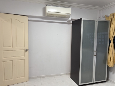 A Big Common Room for rent in Hougang
