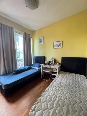Admarity/Sembawang တစ်ဝိုက် ရှာနေသူများအတွက် One male  to share in common room @ NorthOaks Condo