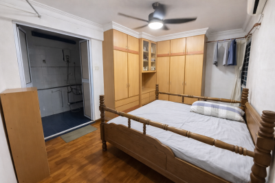 စျေးတန် Master bedroom available at Sembawang