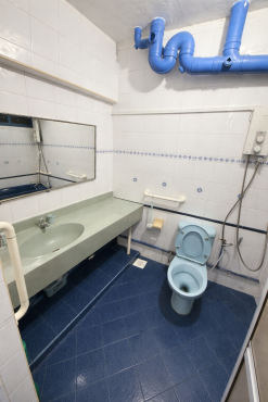 စျေးတန် Master bedroom available at Sembawang