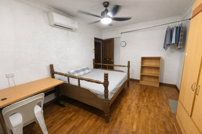 စျေးတန် Master bedroom available at Sembawang