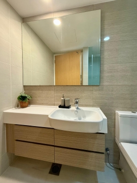Condo Common Room for Rent at next to Lakeside MRT