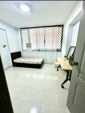 Looking for One Lady roommate to share common room @ Hougang 