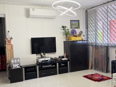 Looking for One Lady roommate to share common room @ Hougang