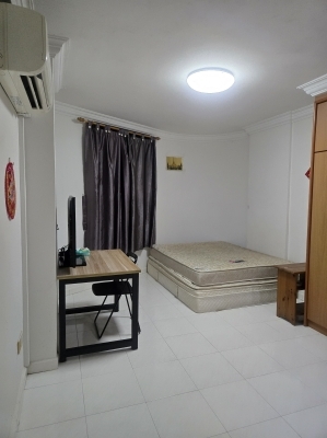 Master bedroom for rent (S$1300)