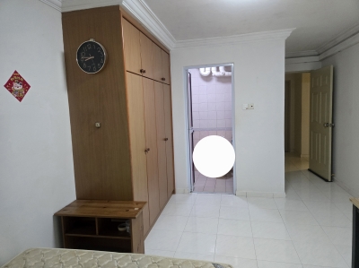 Master bedroom for rent (S$1300)