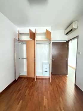 သန့်ရှင်း သပ်ရပ်သော Executive Condo -  Two Common Room to rent. (Long term or Short term)