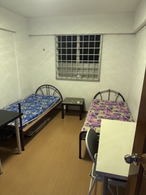 Lady to share common room @ near Clementi
