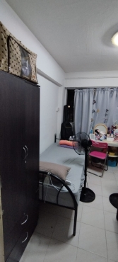 one lady share room