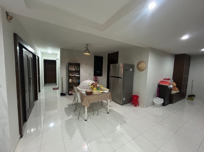 Available 2 Common Room near Sembawang MRT