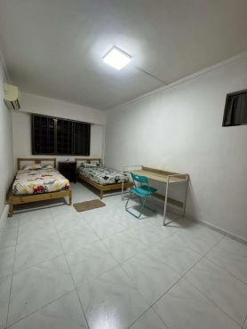 Sembawang MRT အနီး | 1 Female | Common Share Room