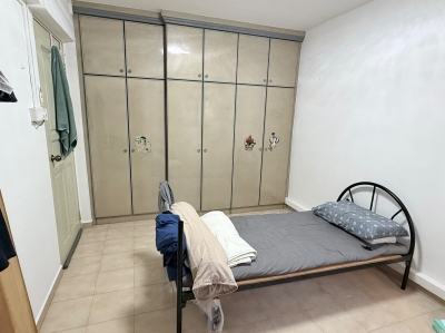 မာစတာ bedroom အတွက်လူရှာနေပါတယ်ရှင့်