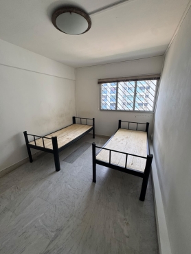 1 spacious common room & 1 female available