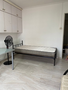 Looking One Male for long term/ short term roommate to share in Big Common Room near Yew Tee MRT