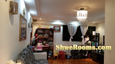 HDB FLAT FOR SELL AT LADESIDE