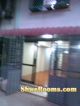 Room fla ground floor for sale