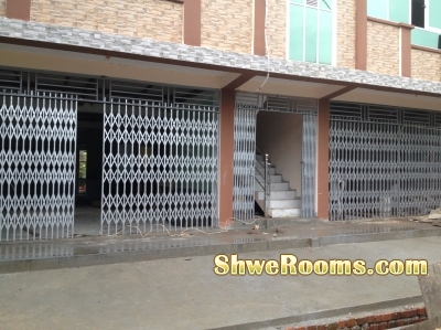 WIDE FLAT , WIDE STREET (3RD FLOOR; 18ftx55ft)